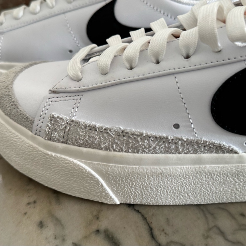 New! Nike women’s size 7 1/2 sneakers - Picture 2 of 6